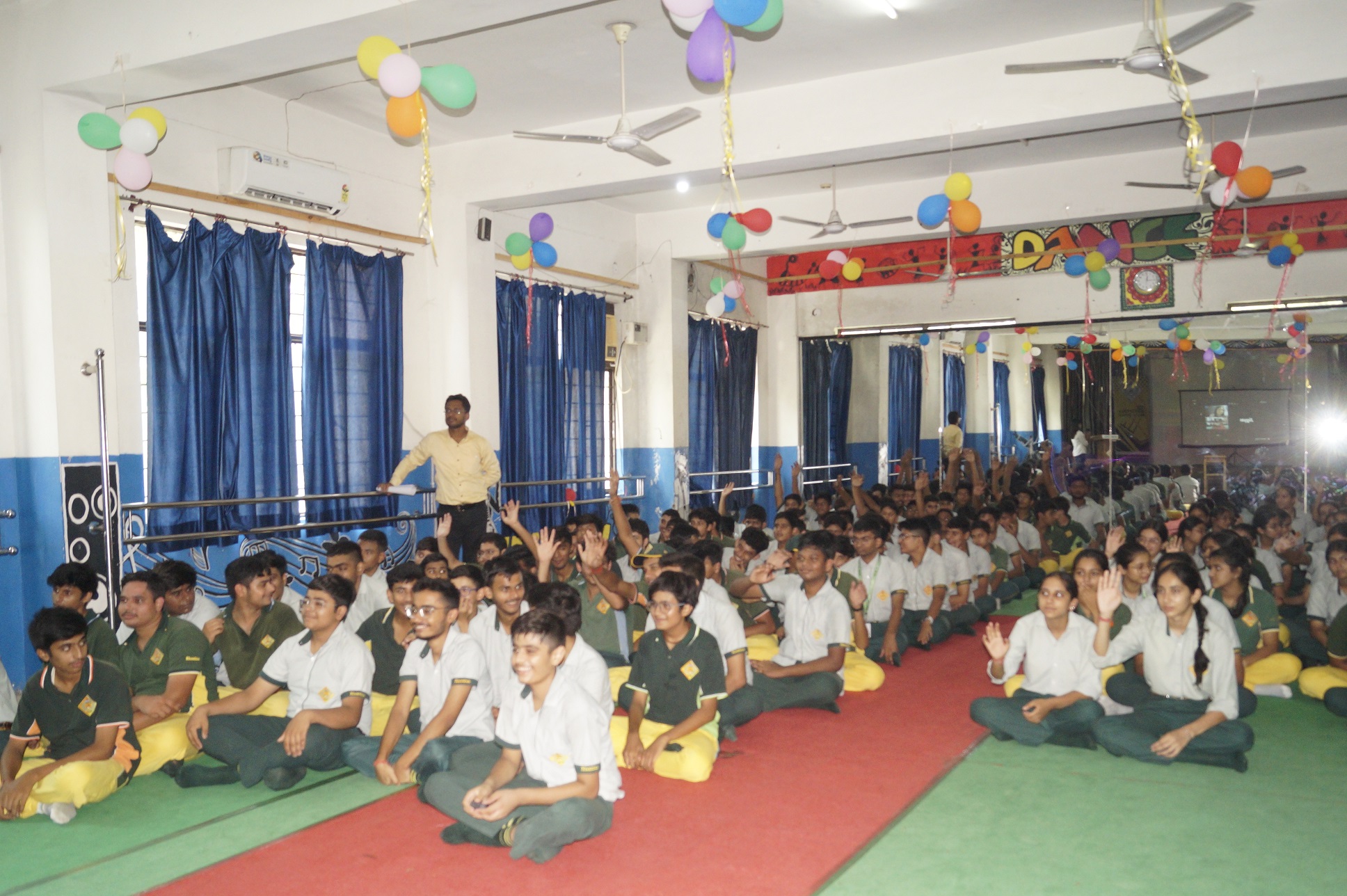 https://innovasphere.com/SchoolWebSite/Rhombus World School///11481/29448.jpg